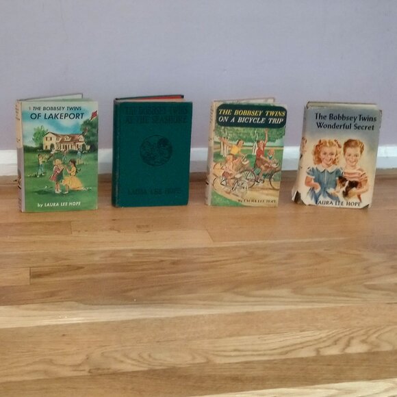 Bundle of 4 Vintage Bobbsey Twins Series books-- by Laura Lee Hope - Picture 3 of 7